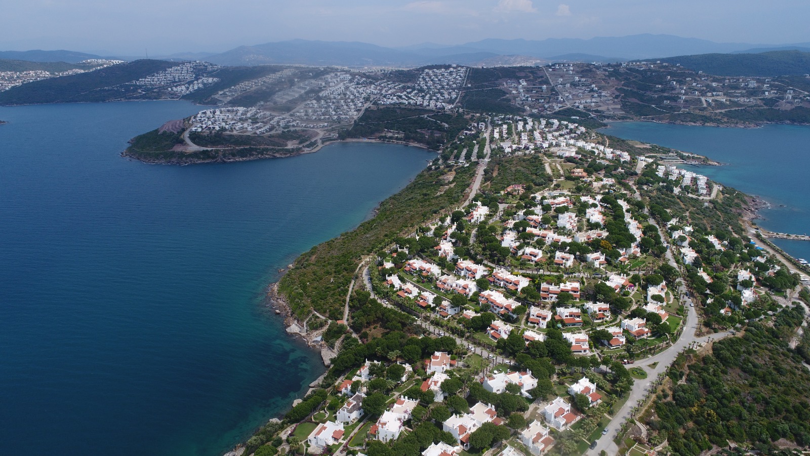 Adabükü ve Boğaziçi bölgesinin havadan görünümü