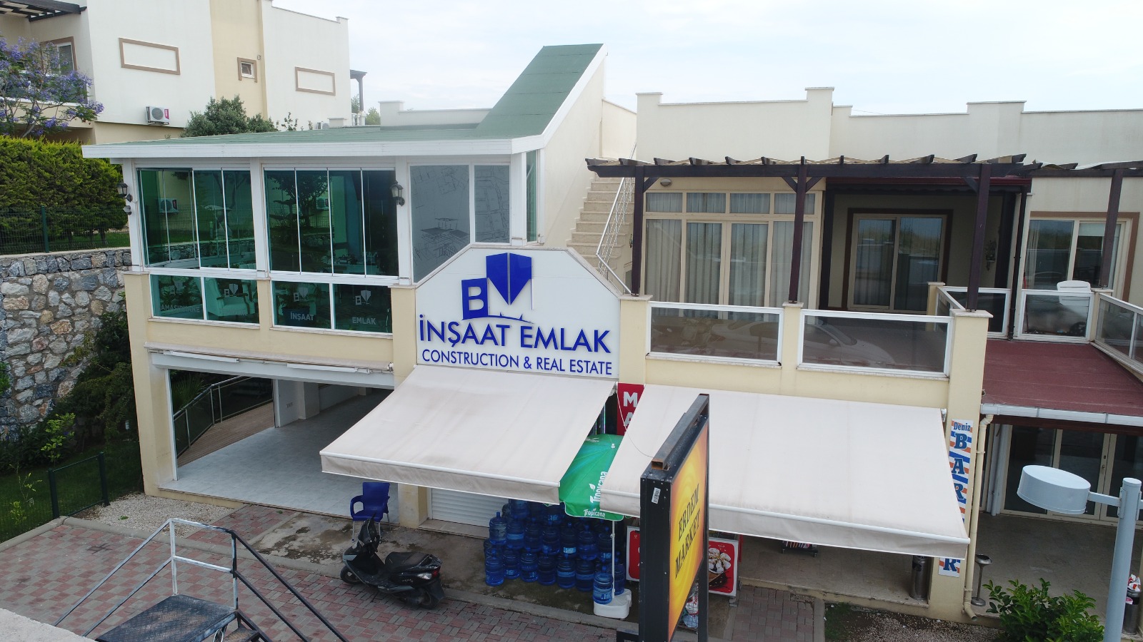 B&M Yapı İnşaat Adabükü ofisi